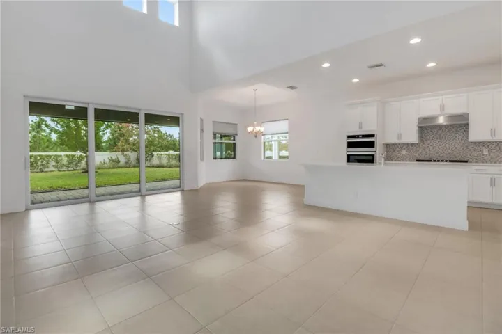 9248  Cayman  DR, Naples, FL 34114