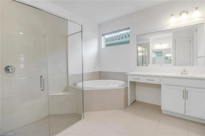 9248  Cayman  DR, Naples, FL 34114