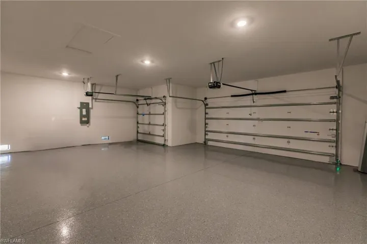Beautiful epoxy floors in the large 3 car garage.