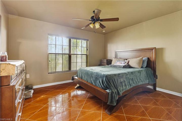 Guest bedroom #1