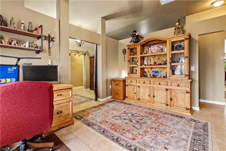 Home office/den