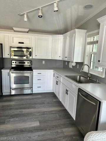Nice big sink and open area