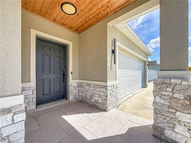 805 Whispering Pines Rd, Cape Coral, Florida 33993
