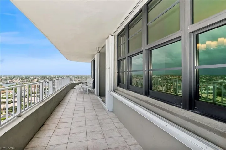 Wrap around balcony, amazing views of the gulf, beach and the island
