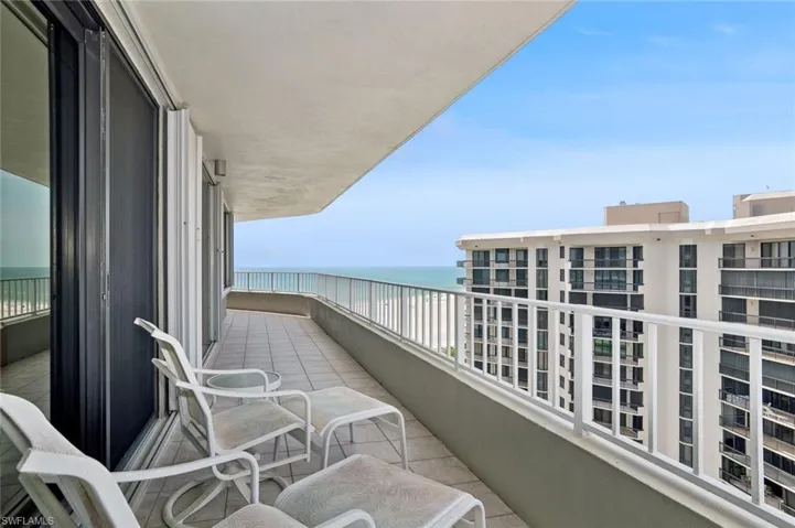 Wrap around balcony, amazing views of the gulf, beach and the island