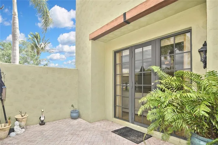 Have a green thumb?  What a great spot for your potted plants!