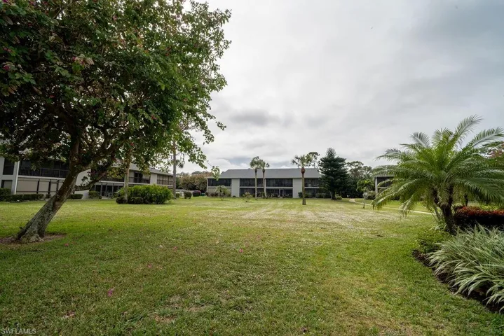 1200  Commonwealth  CIR, Naples, FL 34116