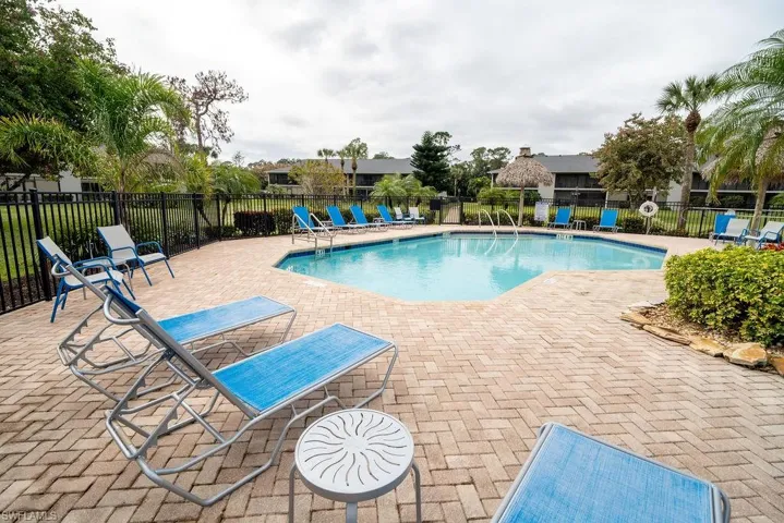 1200  Commonwealth  CIR, Naples, FL 34116
