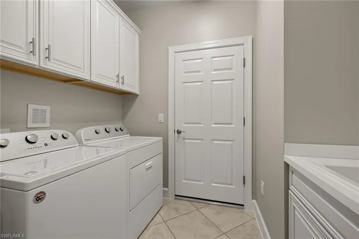 10210 Glastonbury Cir # 102, Fort Myers Fl 33913
