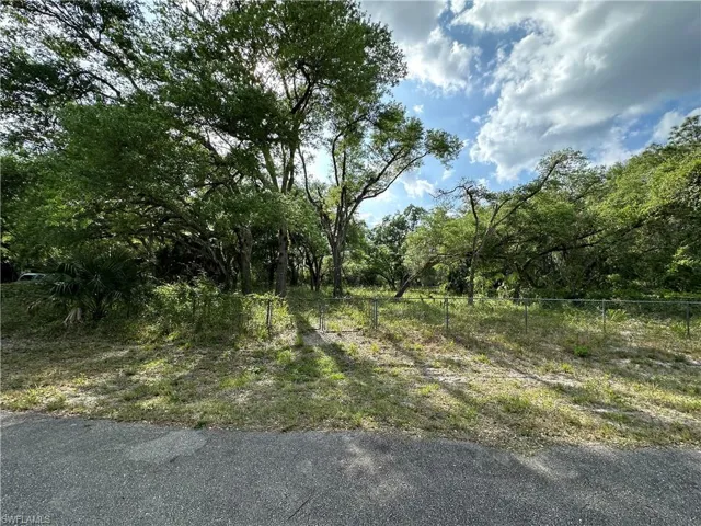 1911 Robert AVE, LEHIGH ACRES FL 33972