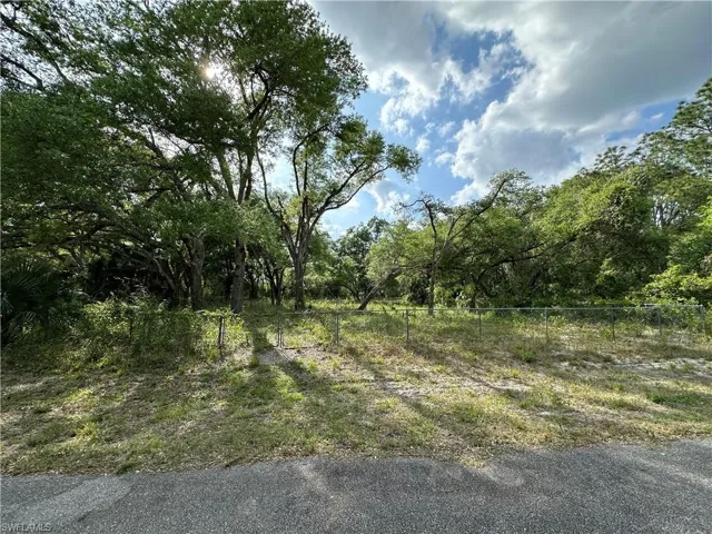 1911 Robert AVE, LEHIGH ACRES FL 33972