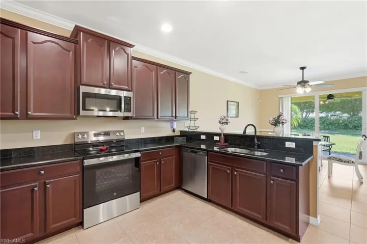 2506  Blackburn  CIR, Cape Coral, FL 33991