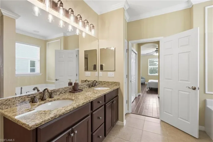 2506  Blackburn  CIR, Cape Coral, FL 33991