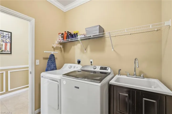 2506  Blackburn  CIR, Cape Coral, FL 33991