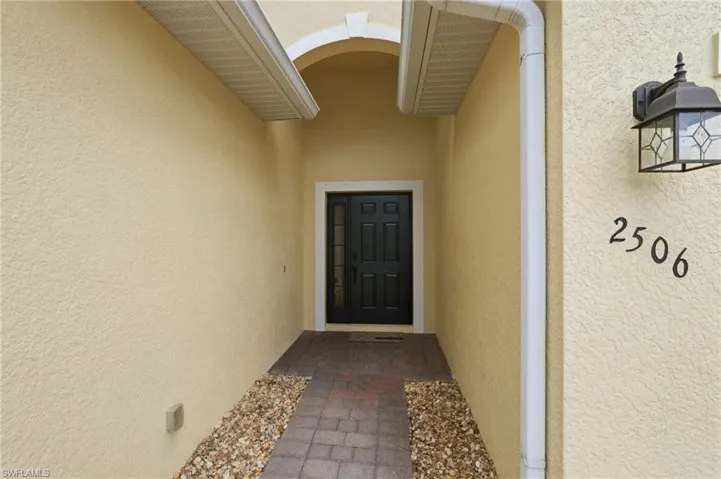 2506  Blackburn  CIR, Cape Coral, FL 33991