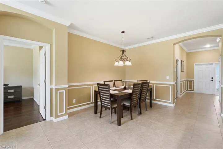 2506  Blackburn  CIR, Cape Coral, FL 33991