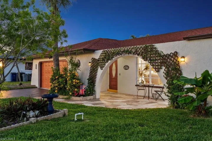 4636  Gulf  AVE, North Fort Myers, FL 33903