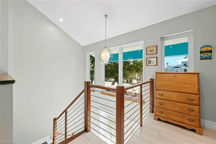 Entry/Foyer stairs
