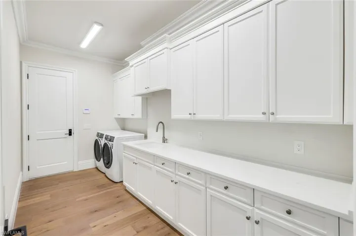 New ELECTRO LUX Washer & Dryer. Large Spacious Laundry Room