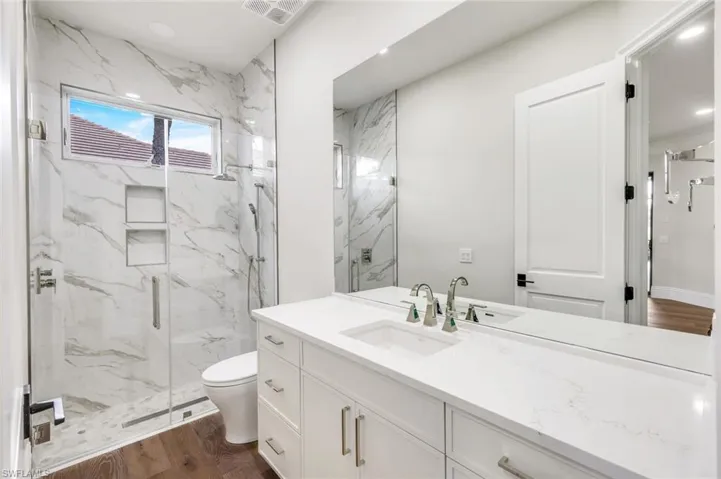 BR 3 Ensuite BAth