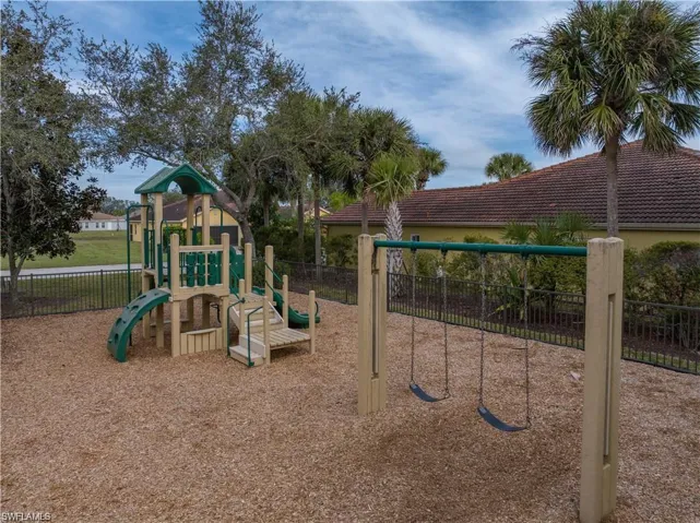9236  Aegean  CIR, Lehigh Acres, FL 33936