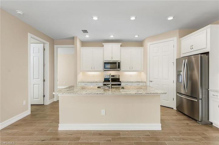 3825  Crosswater  DR, NORTH FORT MYERS, FL 33917