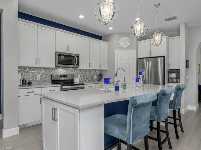 17581 Ashcomb Way, Estero, Florida 33928
