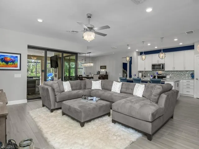 17581 Ashcomb Way, Estero, Florida 33928