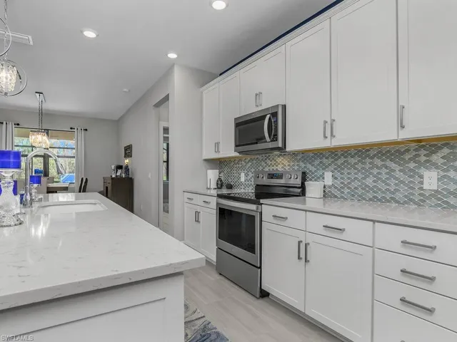 17581 Ashcomb Way, Estero, Florida 33928