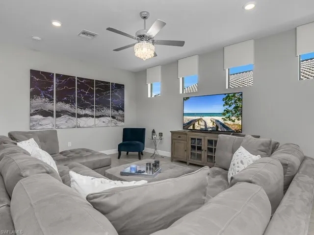 17581 Ashcomb Way, Estero, Florida 33928