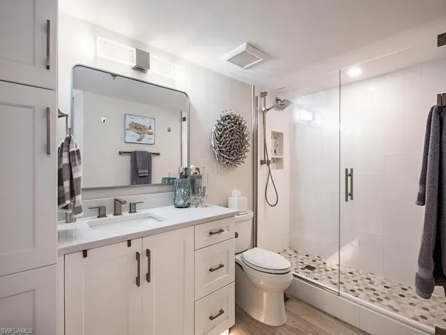 2nd Bathroom