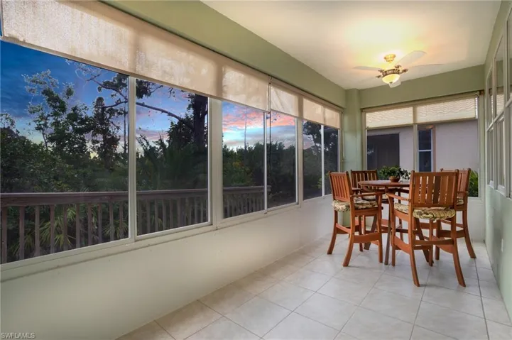 Sunroom / solarium with ceiling fan