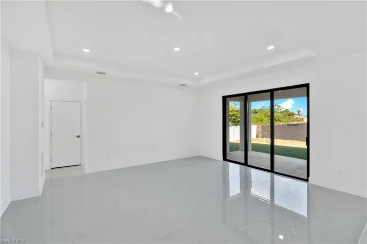 459 Windsor Ave S, Lehigh Acres, Florida 33974