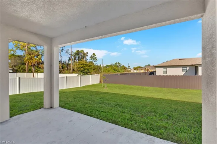 459 Windsor Ave S, Lehigh Acres, Florida 33974