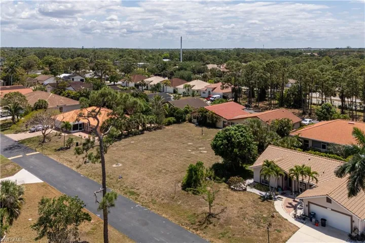 Bird's eye view with a residential view