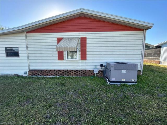 3158  Longview  DR, North Fort Myers, FL 33917