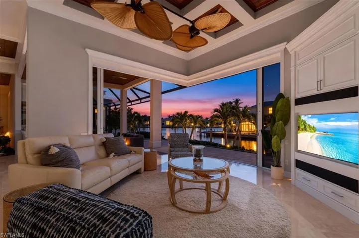 Zero-corner sliding doors make for great entertaining and views of Roberts Bay.
