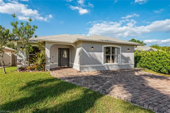 159  7th  ST, Naples, FL 34113