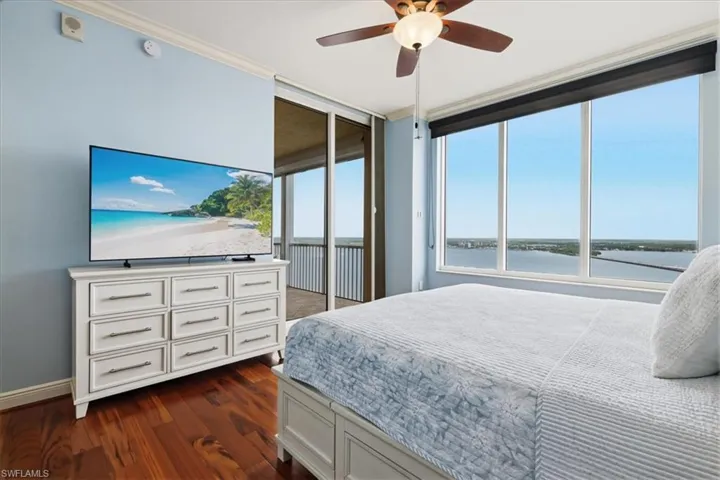 2104 W 1st  ST, Fort Myers, FL 33901