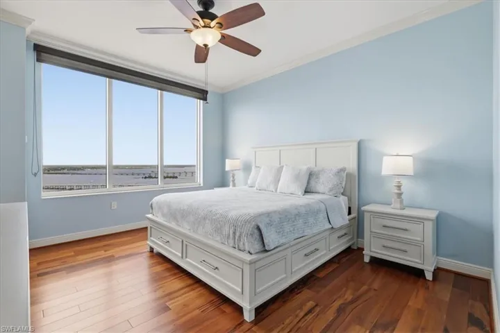 2104 W 1st  ST, Fort Myers, FL 33901