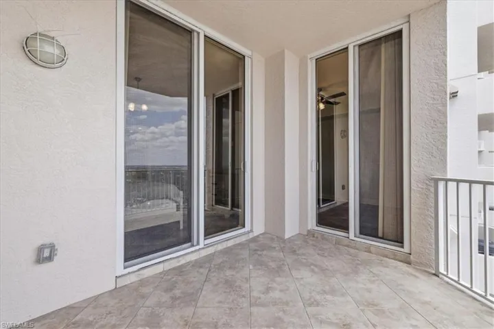 2104 W 1st  ST, Fort Myers, FL 33901