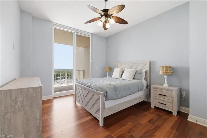 2104 W 1st  ST, Fort Myers, FL 33901