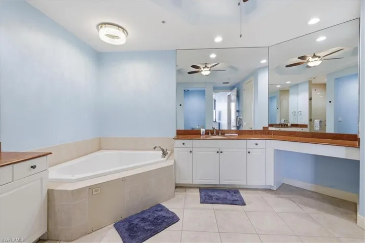 2104 W 1st  ST, Fort Myers, FL 33901