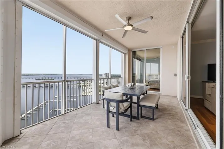 2104 W 1st  ST, Fort Myers, FL 33901