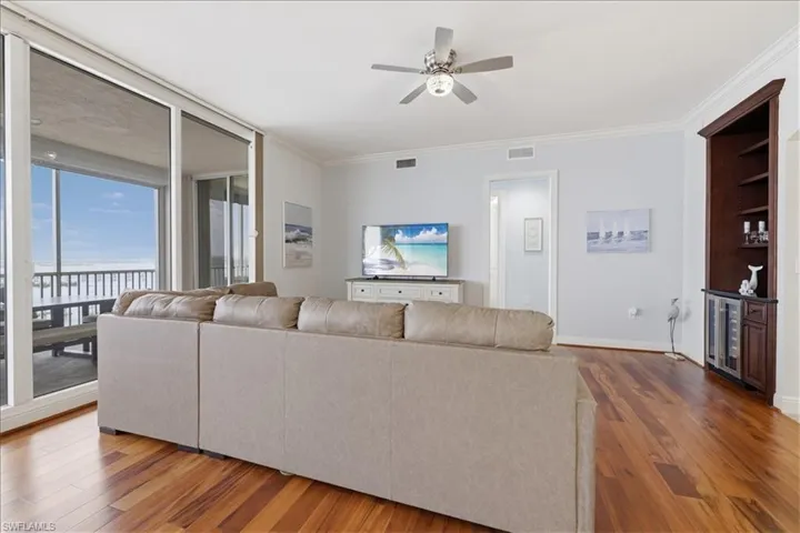 2104 W 1st  ST, Fort Myers, FL 33901