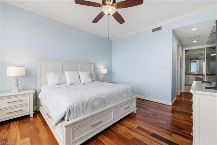 2104 W 1st  ST, Fort Myers, FL 33901