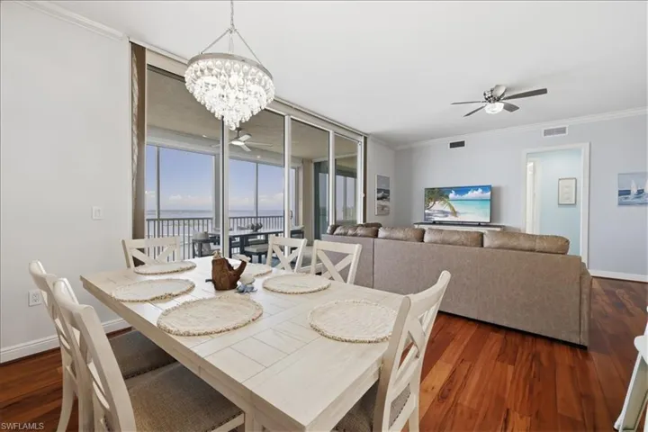 2104 W 1st  ST, Fort Myers, FL 33901