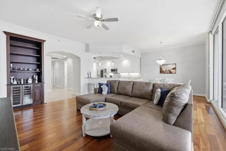 2104 W 1st  ST, Fort Myers, FL 33901