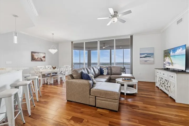 2104 W 1st  ST, Fort Myers, FL 33901