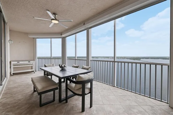2104 W 1st  ST, Fort Myers, FL 33901